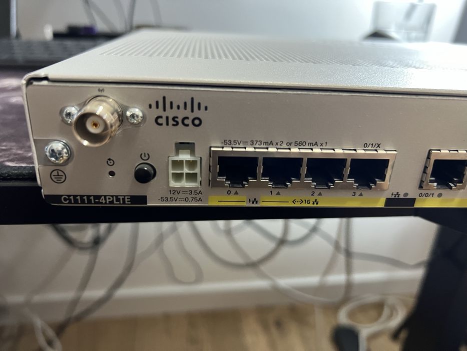 Router Cisco C1111-4PLTE / uzywany