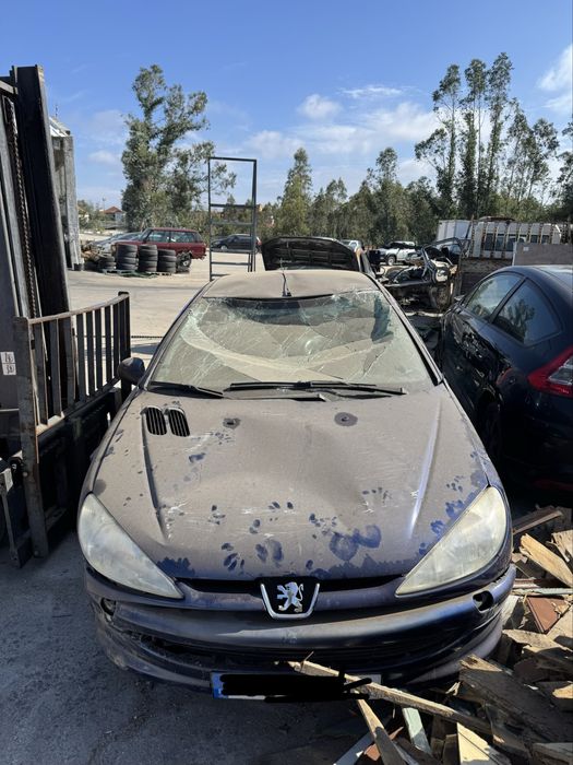 Peugeot 206 1.1 Gasolina 2002 PARA PEÇAS