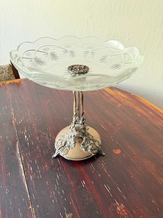 Kryształowa patera z mosiężną podstawą