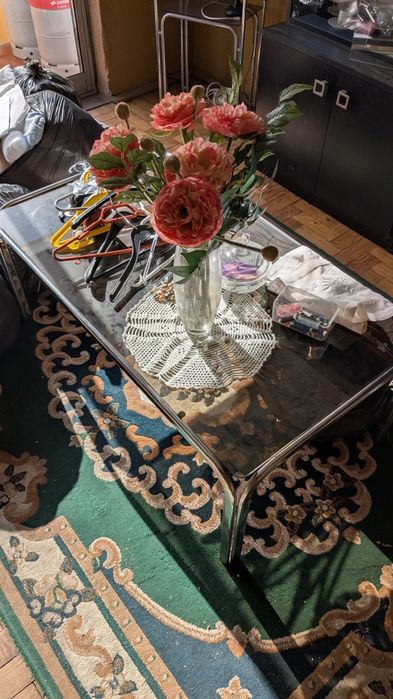 Mesa de centro em vidro – 110x60 cm – estrutura metálica