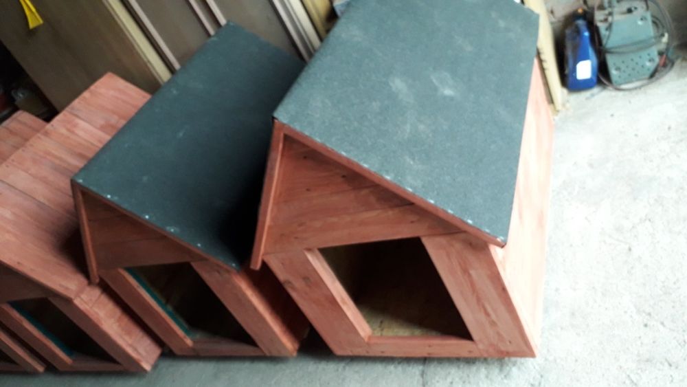 Buda dla psa solidnie wykonana