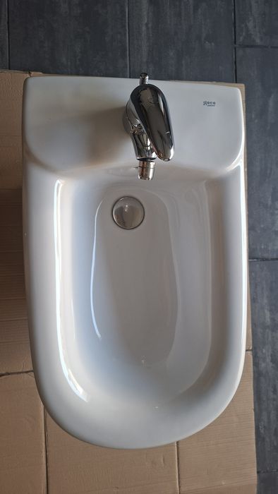 Bidé Roca com torneira