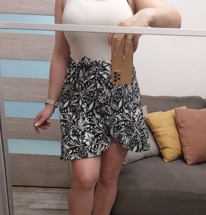 Spódniczka firmy Sinsay w rozmiarze S (36) spódnica