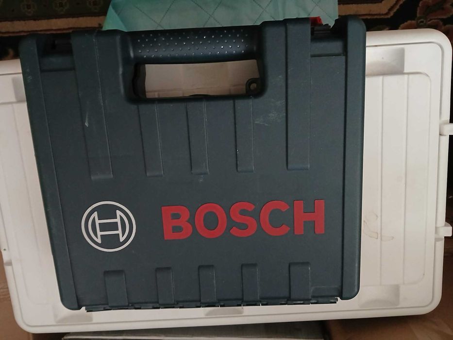 Wkrętarka BOSH z akcesoriami