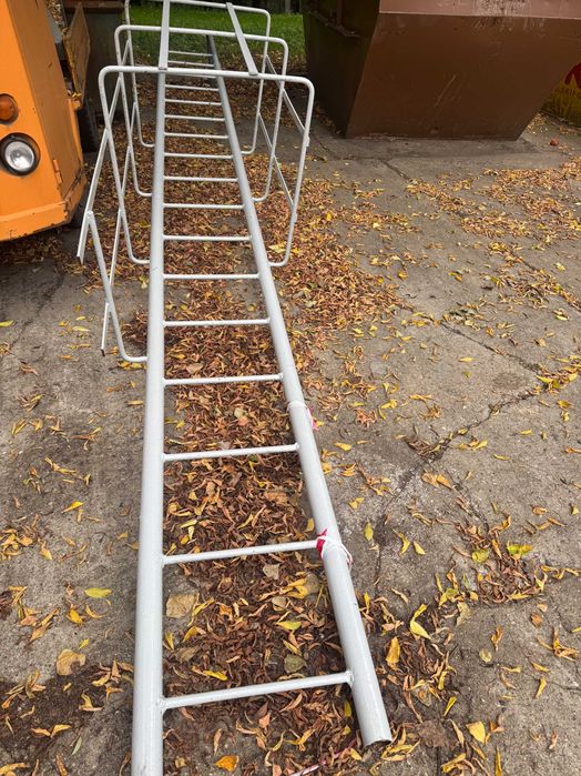 Drabina stalowe na dach na ścianę