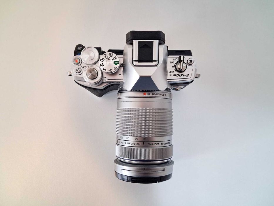 OLYMPUS OM-D E-M10 Mark III - Silver + 14-42mm + 40-150mm | Pack Completo