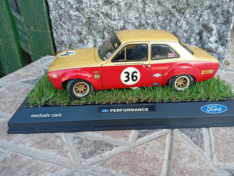Miniatura 1/18 Ford Escort MK 1