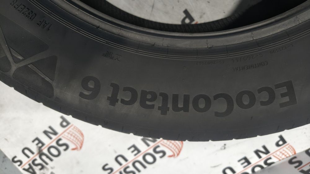 2 pneus semi novos 225-60R18 Continental - Oferta dos Portes