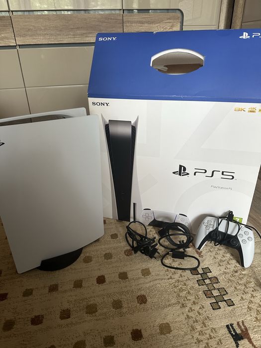 Konsola PS5 z napędem + pad