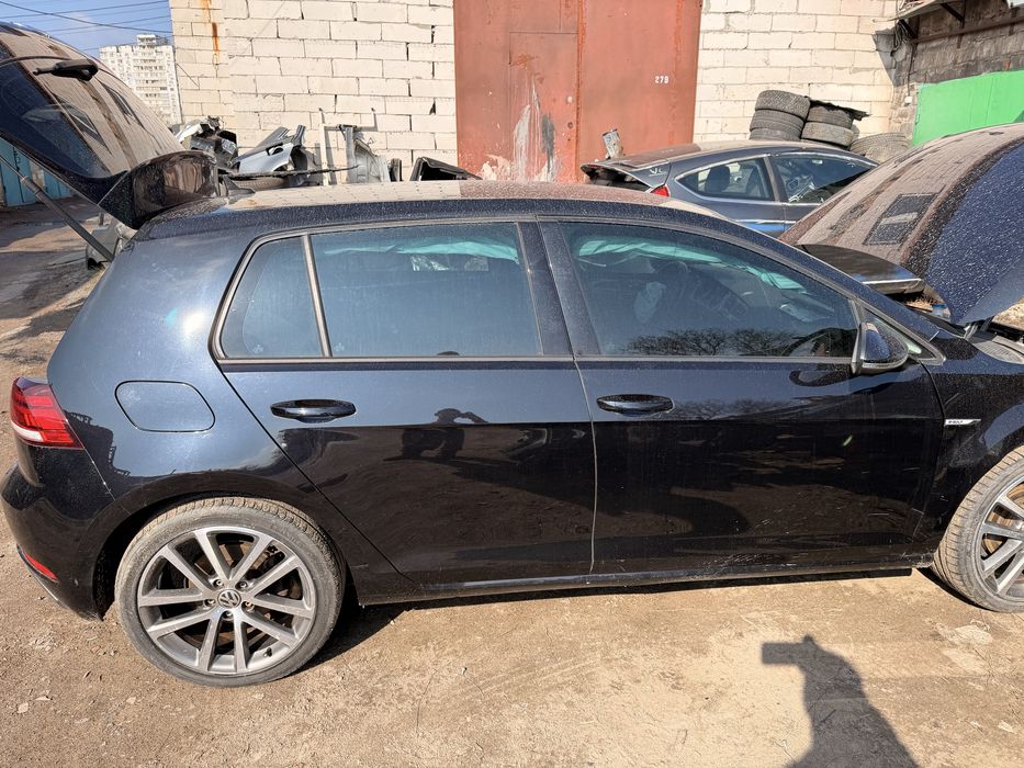 Дверь Golf 7 оригінал