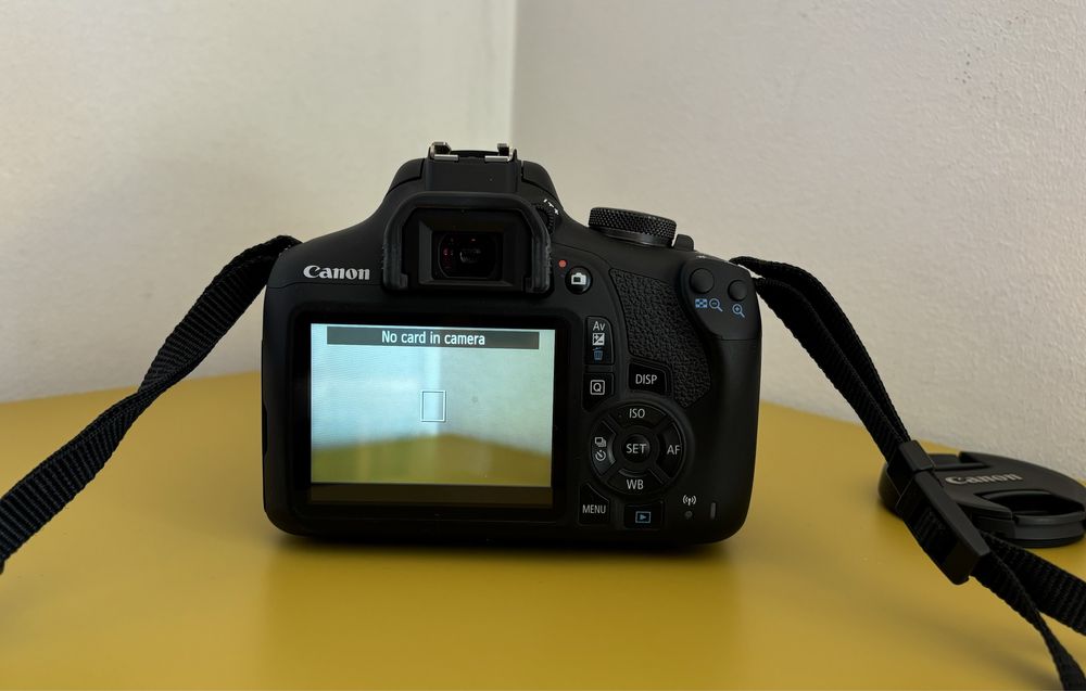 Canon eos 2000d kit