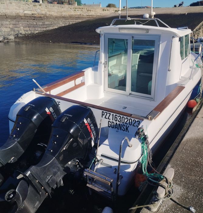 Barco cabinado Silcar 610