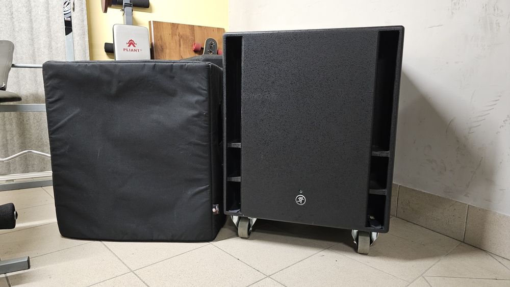 Zestaw nagłośnienia Mackie Thump, Soundcraft MFXi, Gravity, AKG wms40