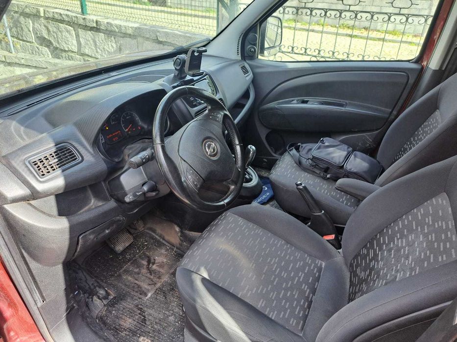 Opel Combo D L1H1 – 1.6 CDTI Automática (SEM DOCUMENTOS)