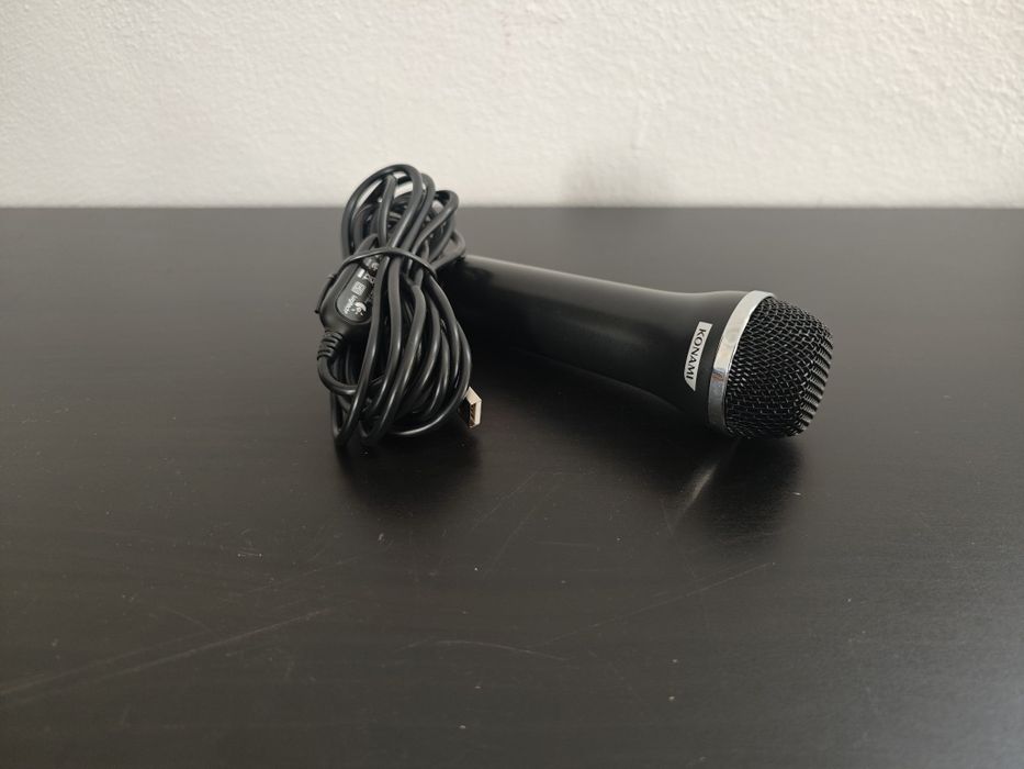 Microfone Logitech Konami
