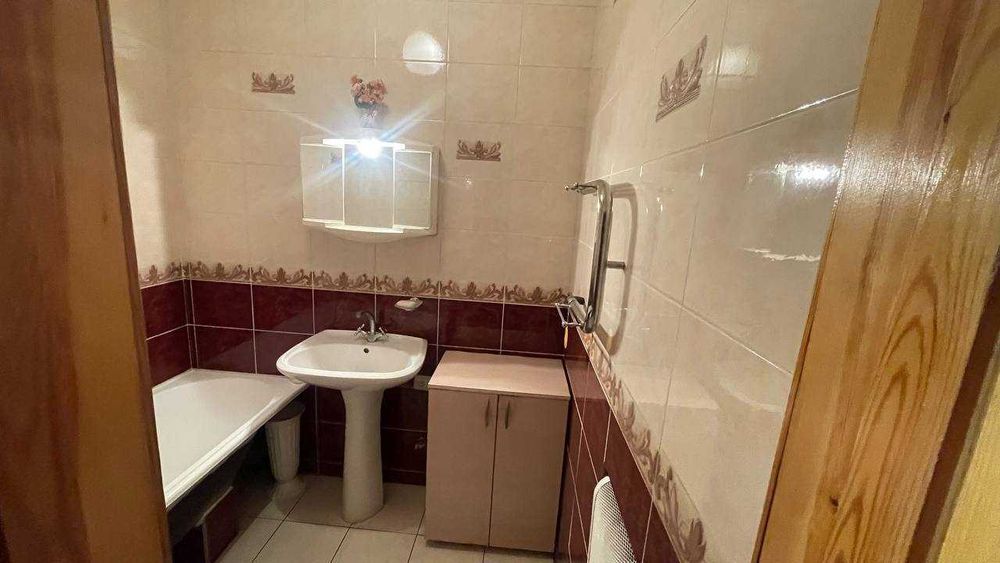 Оренда 3к офісу 75 м2 в центрі з меблями, парковкою та інд.опаленням