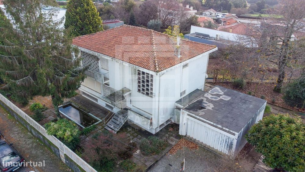 Moradia c/ PIP aprovado p/ construção de habitação coletiva em Mozelos