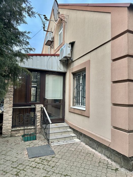 Продаж 2-поверхового будинку по вул Бетховена Правий берег