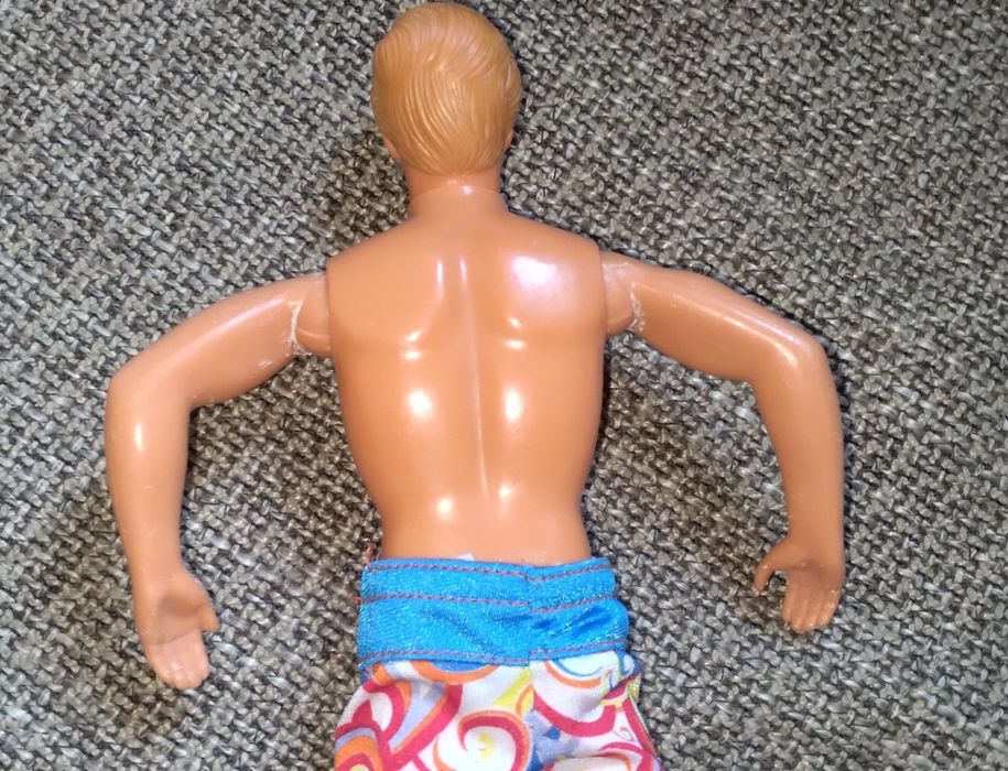 Ken e roupas anos 90