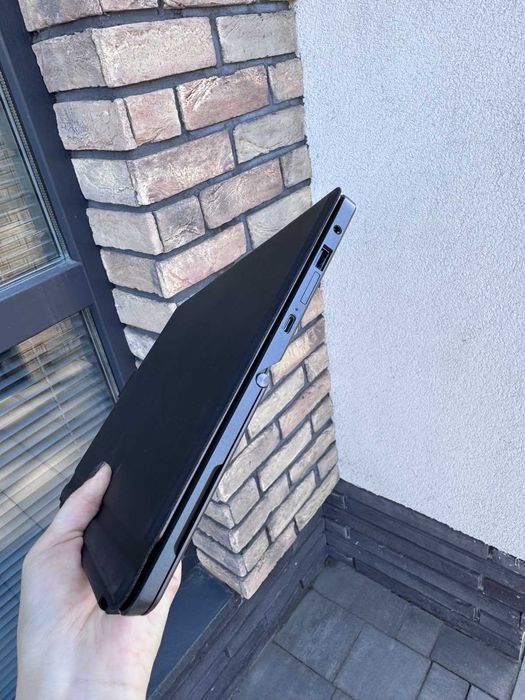 Легкий сенсорний ноутбук-планшет HP Pro x2 612 G2