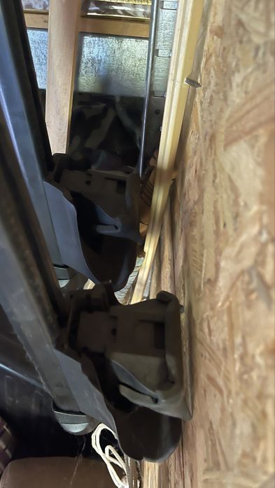 Багажник THULE Atlantis 600, поперечини з опорами