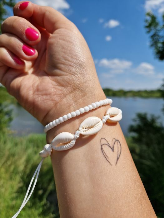 Bransoletki bransoletka muszelki perełki koraliki nowe komplet na lato