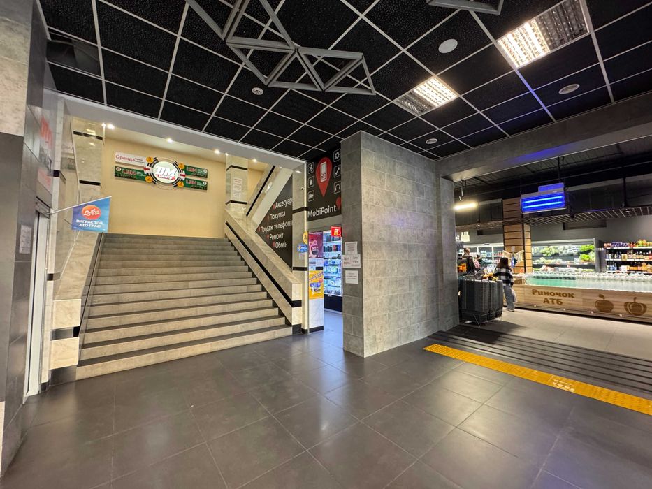 Приміщення вільного призначення в центрі по Шевченка навпроти Театру