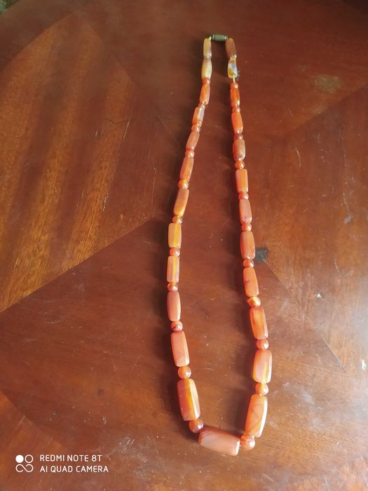 Бусы из сердолика