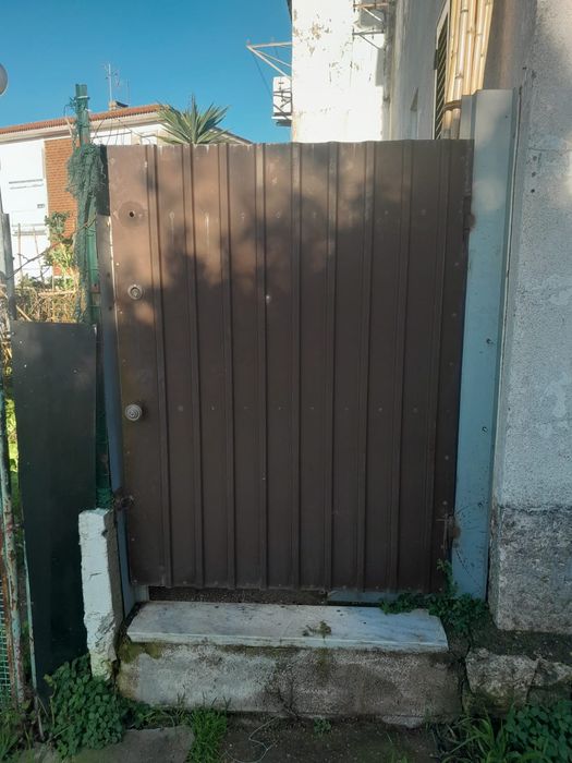 Vende-se T2 na pontinha