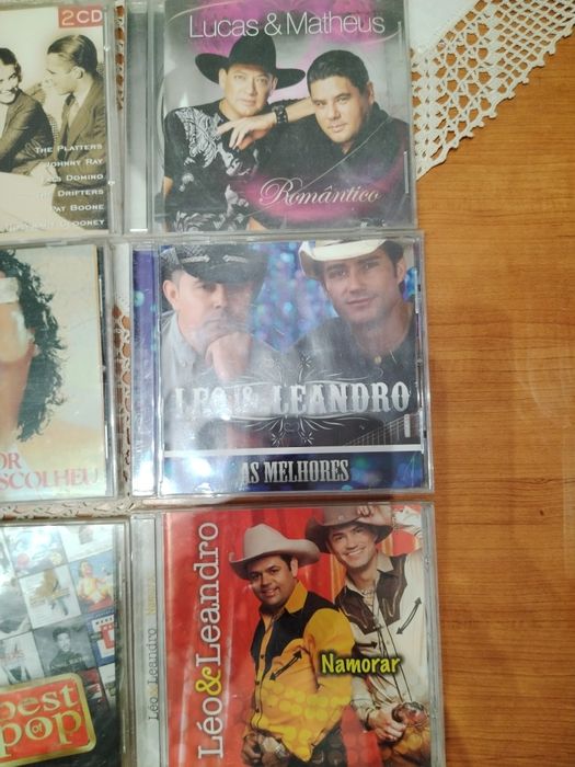 CDs antigos aleatórios