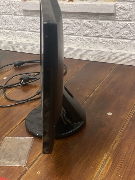 Монітор Asus 20 дюймів