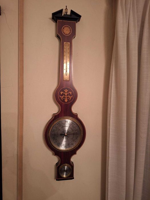 Relógio de parede antigo