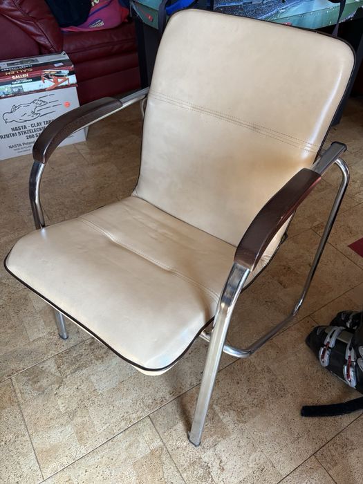 Стілець для відвідувачів