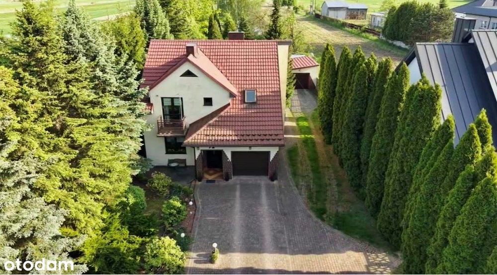 Przestronny, solidny dom po remoncie z ogrodem.