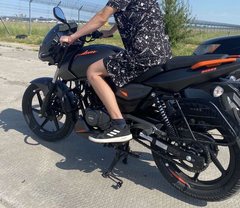 Мотоцикл Bajaj Pulsar 180