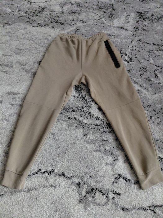 Продам штани орігінал  от костюма NikeTech Fleece.