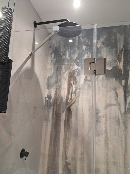 Стекланная шторка для ванной