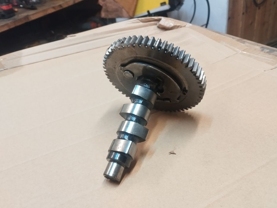 Wałek rozrządu Briggs vanguard v-twin 16 kM 18 HP