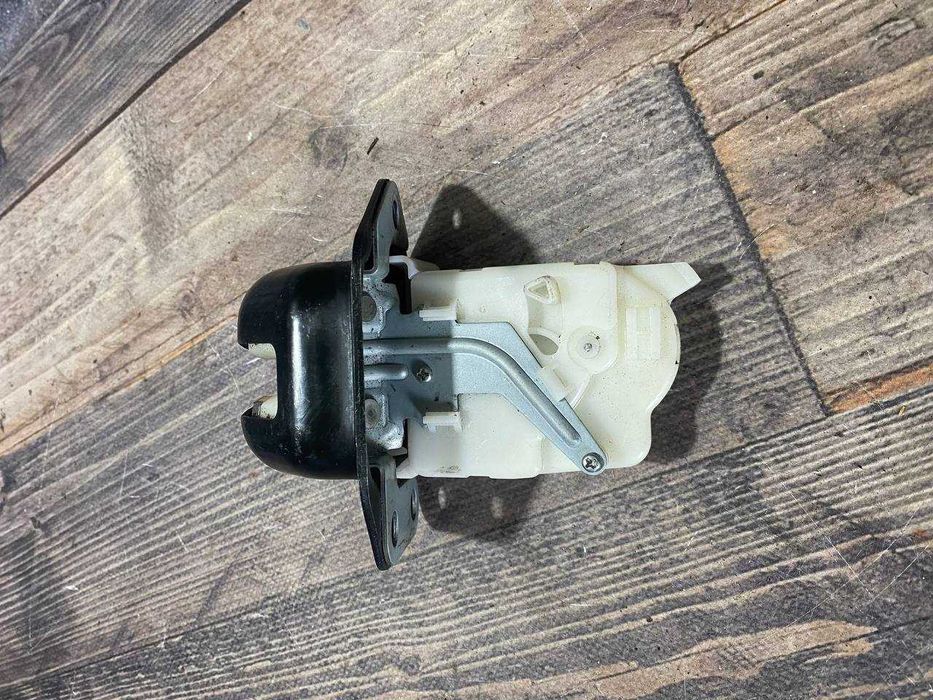 Замок кришки багажника ляди Nissan Leaf 1 2010-2017 90502EN00A