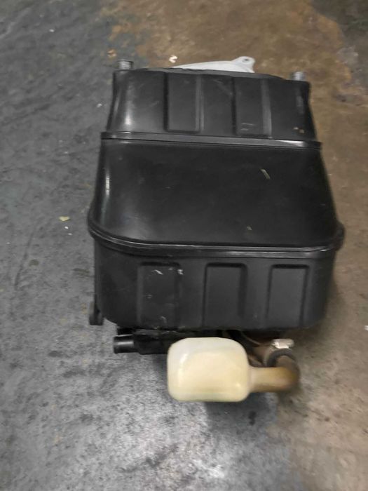 Vário material para a XRV750 Africa Twin RD07a