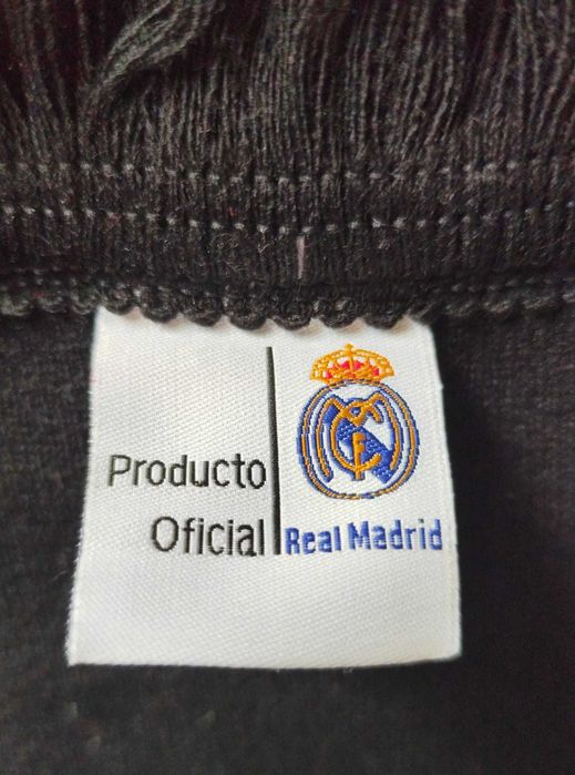 Cachecóis Oficiais - Real Madrid e AC Milan (Como Novos)