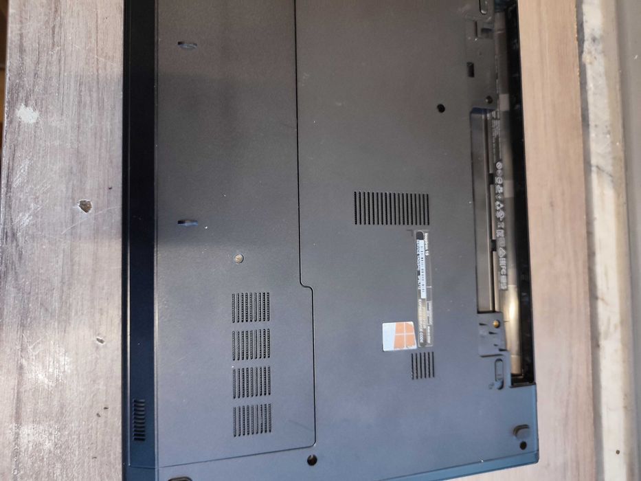 DELL Inpirion 15 SERIES 3000