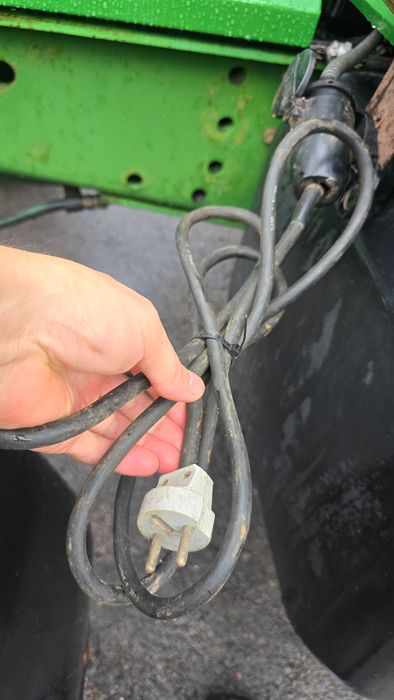 Свіжопривезений трактор Джон дір