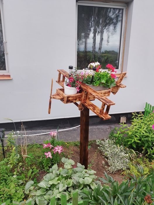 Doniczki ogrodowe , ozdoby kwiatowe , pergole , plotki ,