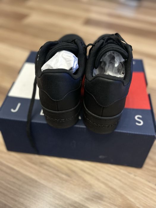 Zapraszam do kulna sneakersów Tommy Hilfiger