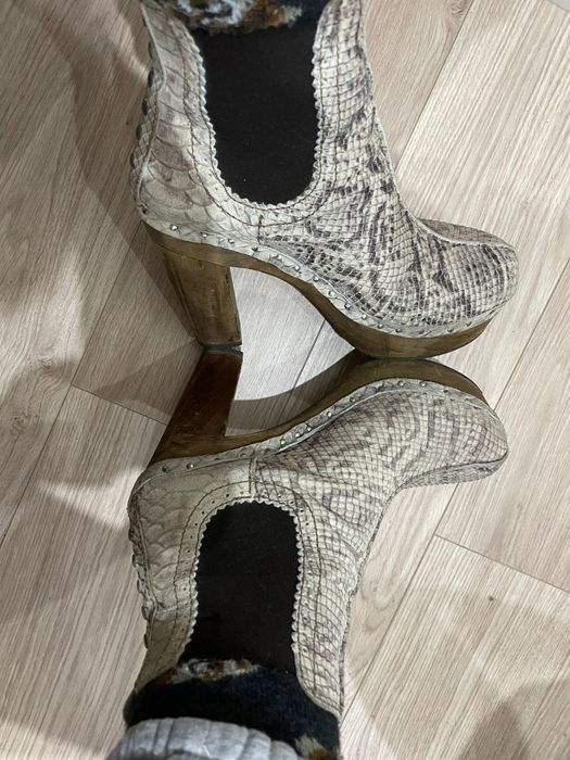 Botas Xuz - tamanho 38
Padrão Python
Pouco uso
70€