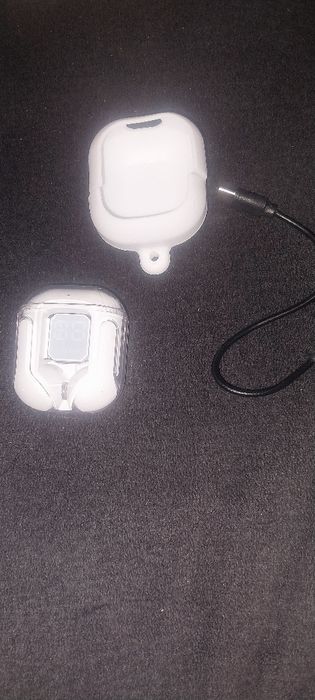 Продам безпроводние наушники