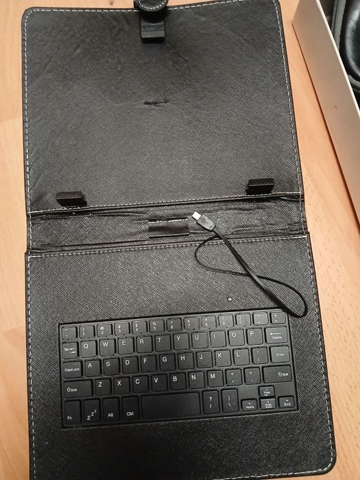 Tablet z klawiaturą zestaw