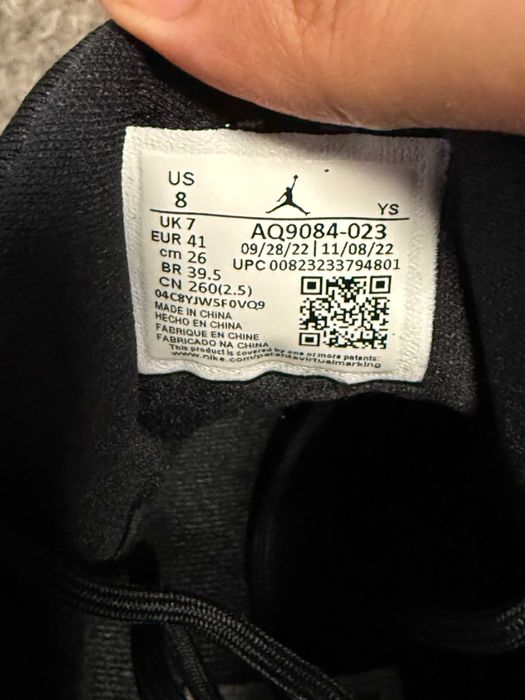 Nike Jordan - Tênis - Preto e Vermelho