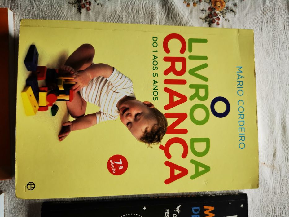Livros de Infância e Educação, pais e filhos a partir de 3 euros.